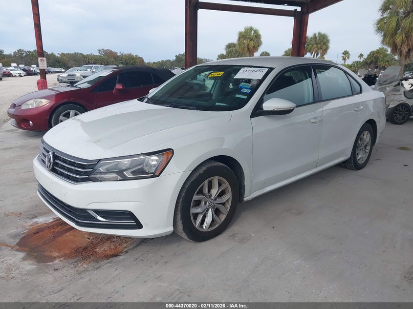 2018 Volkswagen Passat 2.0T R-Line/2.0T S