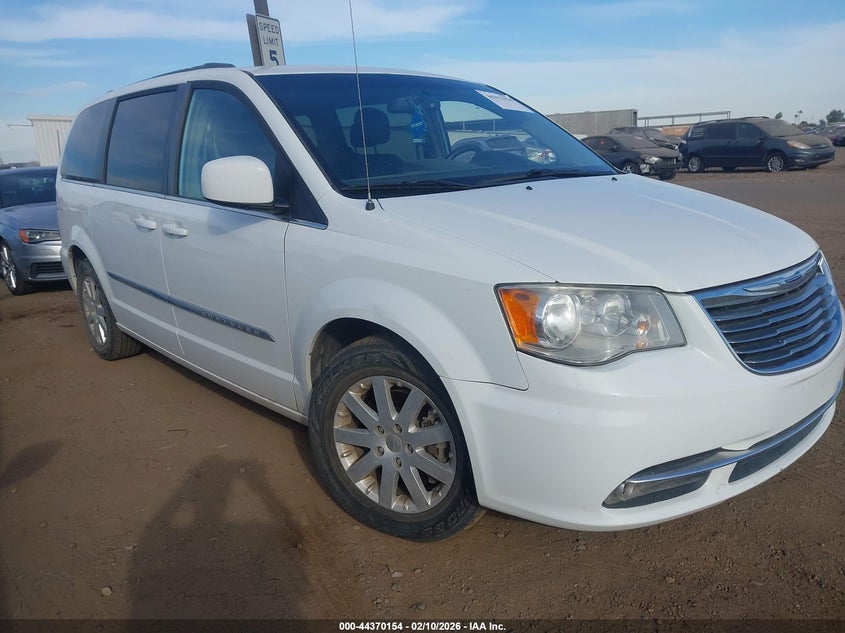 2016 Chrysler Town & Country Touring
