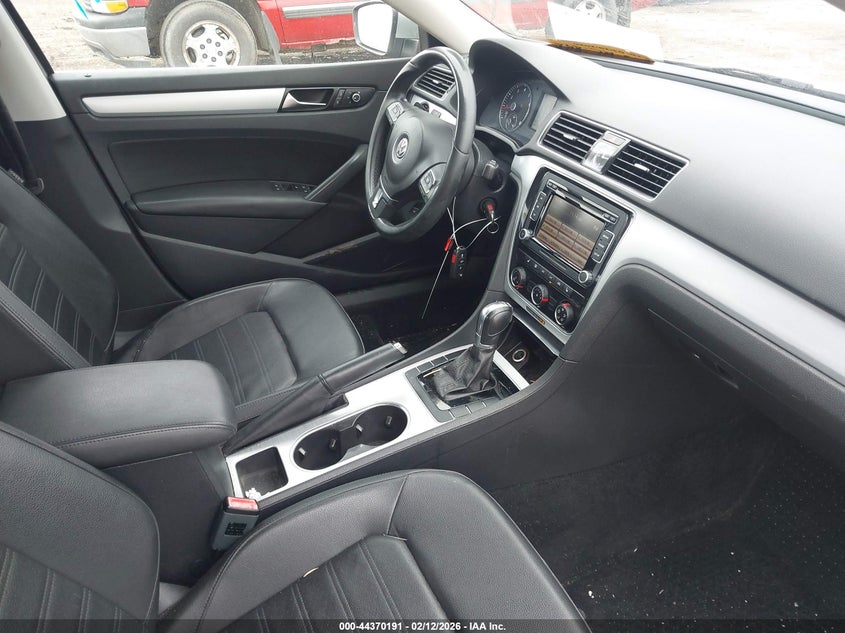2013 Volkswagen Passat 3.6L V6 Se