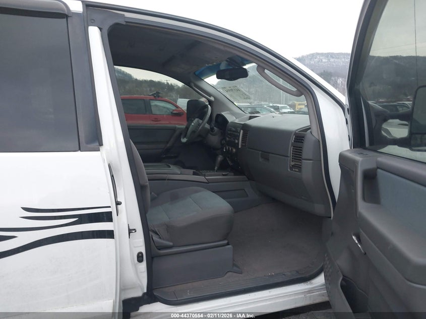 2005 Nissan Titan Se