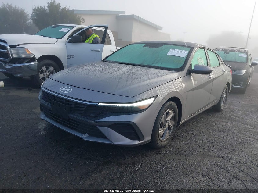 2025 Hyundai Elantra Se