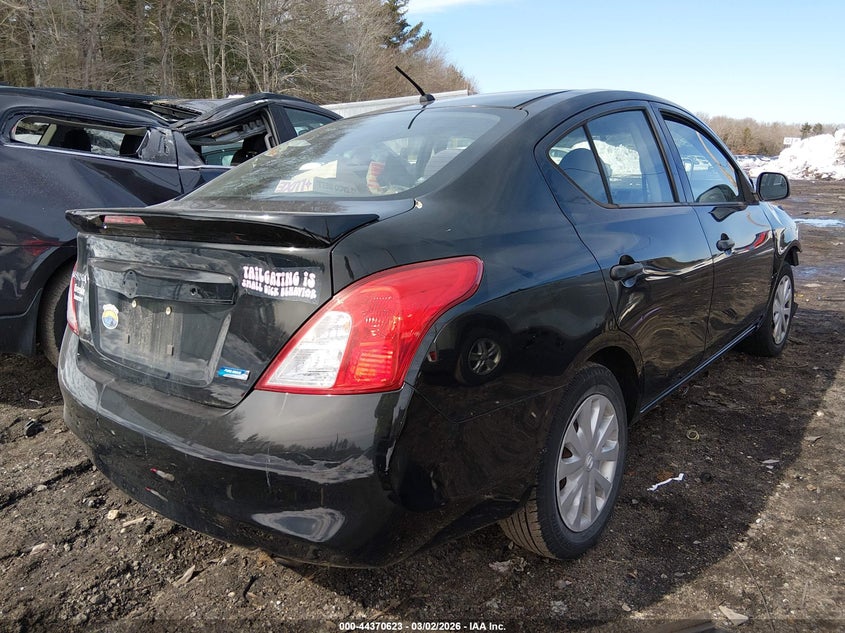 2014 Nissan Versa 1.6 S+