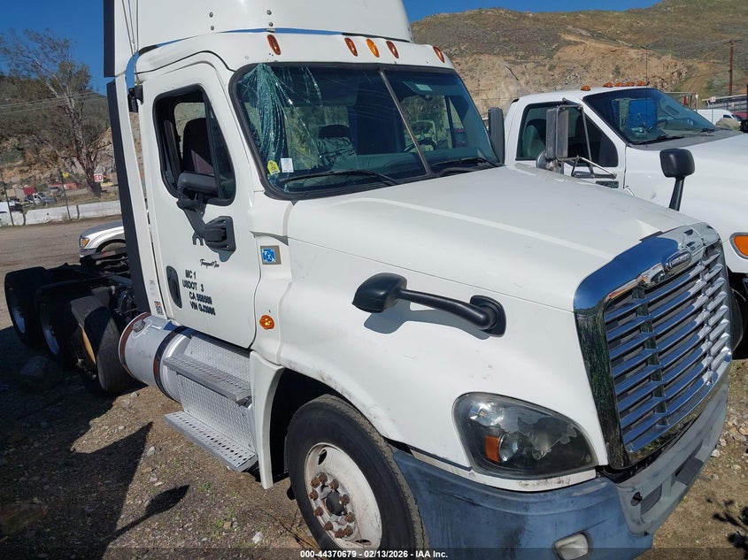 2015 FREIGHTLINER CASCADIA 125