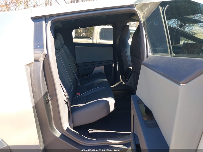 2025 Tesla Cybertruck All-Wheel Drive VIN: 7G2CEHED3SA073483 Lot: 44370689
