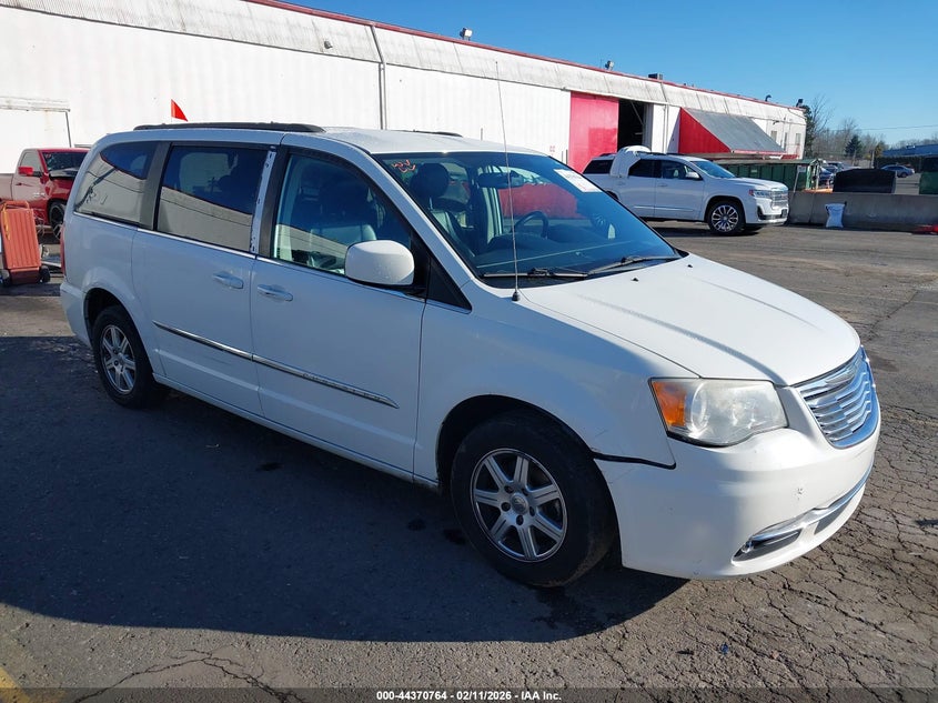 2013 Chrysler Town & Country Touring
