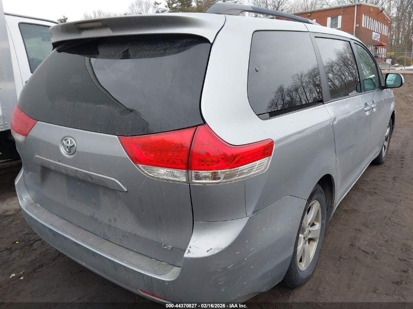 2014 Toyota Sienna Le V6 8 Passenger