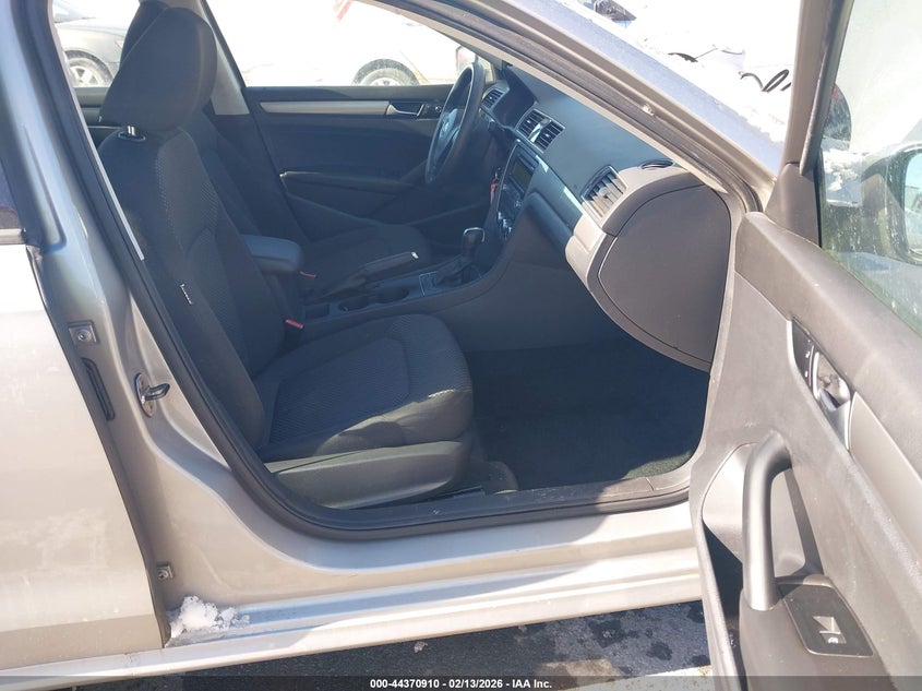 2012 Volkswagen Passat 2.5L S