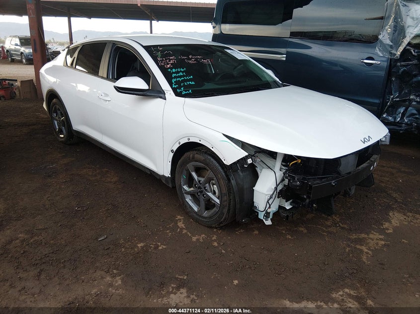 3KPFT4DE0SE165667 KIA K4 Photo 1