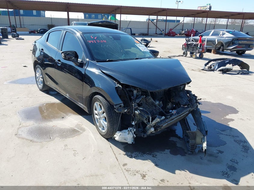 3MYDLBYV4HY166965 TOYOTA YARIS IA Photo 1