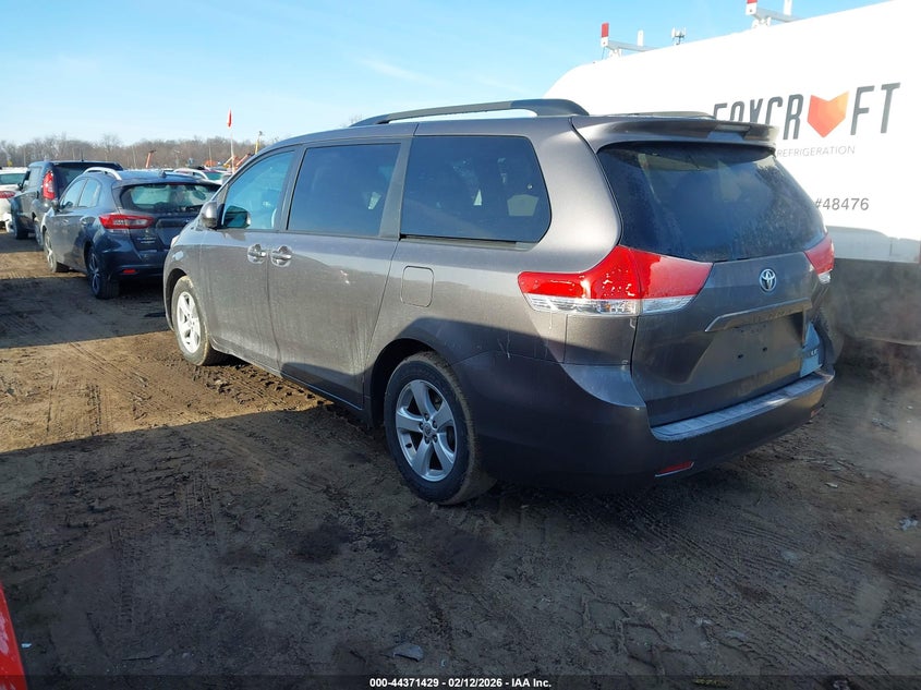 2011 Toyota Sienna Le V6