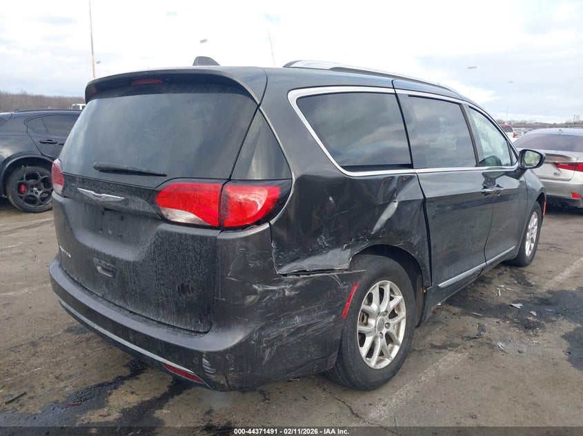 2020 Chrysler Pacifica Touring L