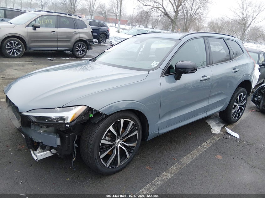 2024 Volvo Xc60 B5 Plus Dark Theme