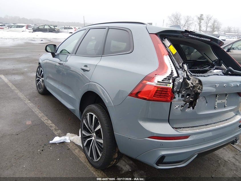 2024 Volvo Xc60 B5 Plus Dark Theme