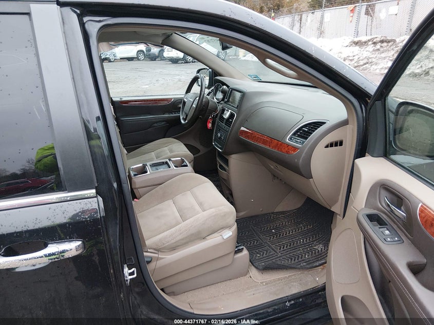 2015 Chrysler Town & Country Touring