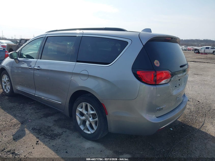 Vin: 2c4rc1bg4hr816127, lot: 44868270, chrysler pacifica touring-l 20173
