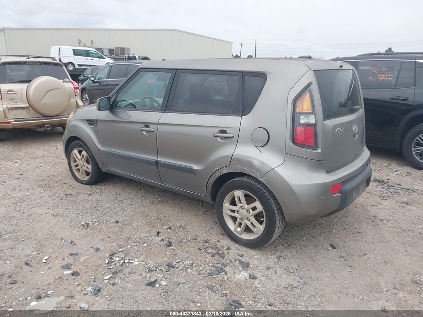 2011 Kia Soul +