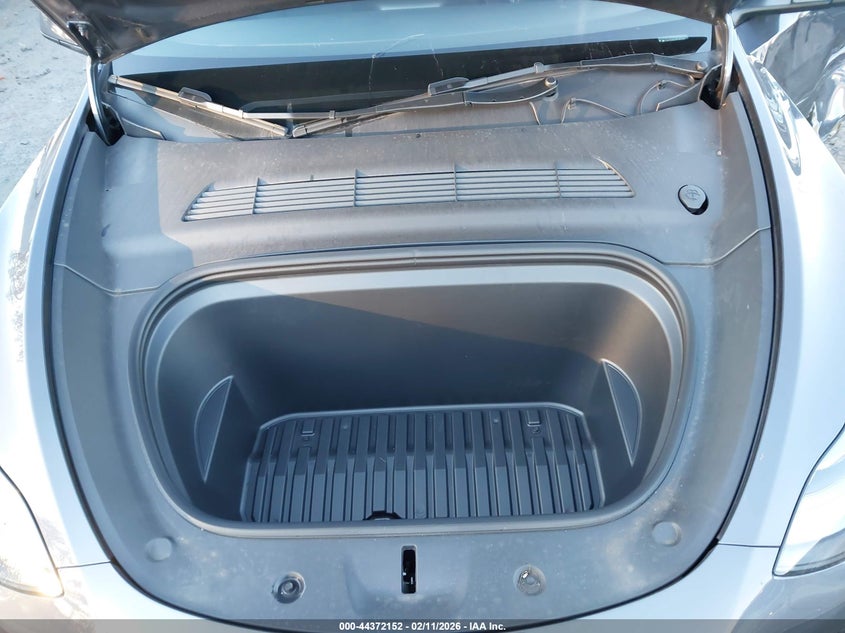 2023 Tesla Model Y Awd/Long Range Dual Motor All-Wheel Drive VIN: 7SAYGDEE4PF957109 Lot: 44372152