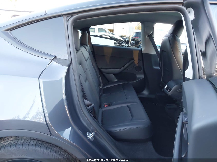 2023 Tesla Model Y Awd/Long Range Dual Motor All-Wheel Drive VIN: 7SAYGDEE4PF957109 Lot: 44372152