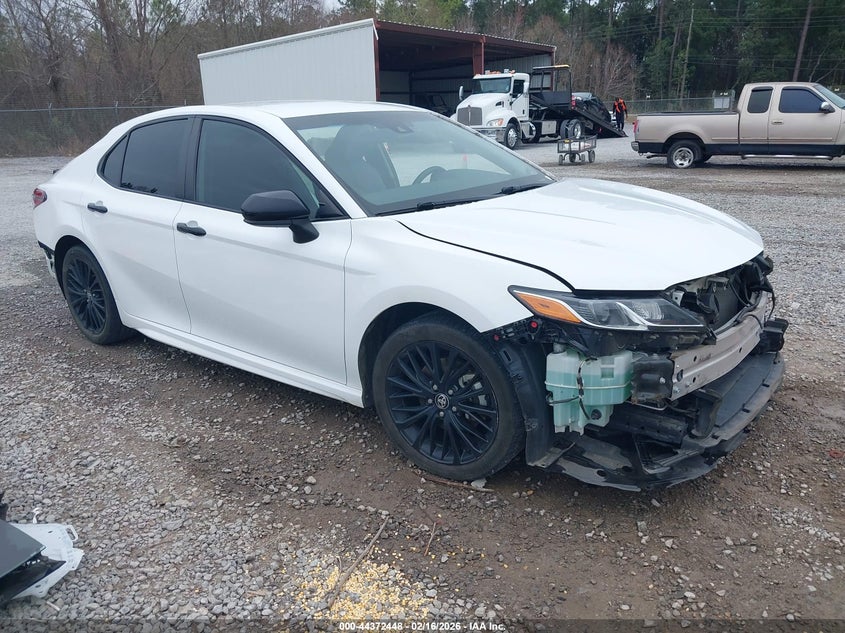 2020 Toyota Camry Se Nightshade Edition