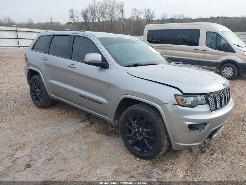 1C4RJEAG4HC869031 2017 Jeep Grand Cherokee Altitude 4X2 auction photo 1