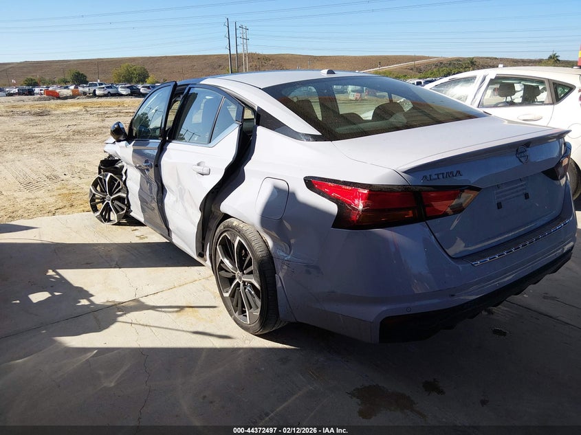 2023 Nissan Altima Sr Fwd