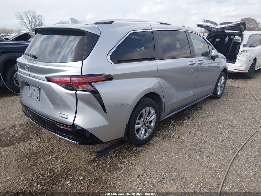 2022 Toyota Sienna Limited