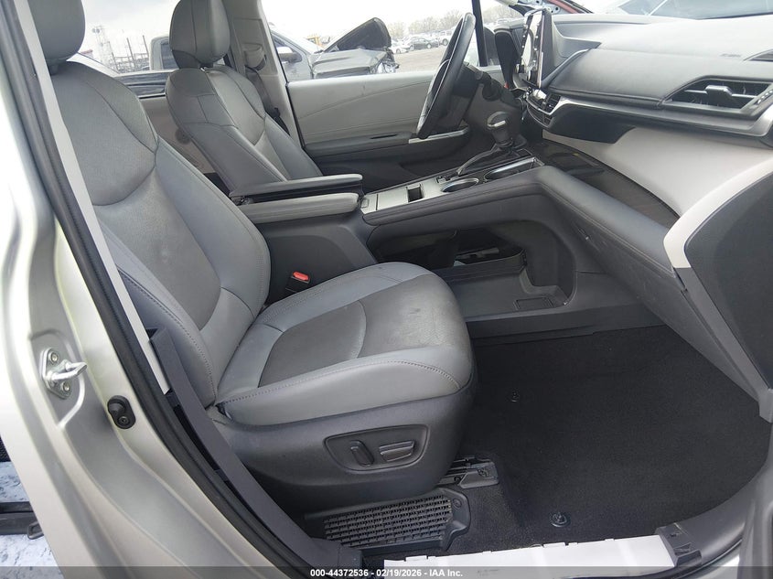 2022 Toyota Sienna Limited