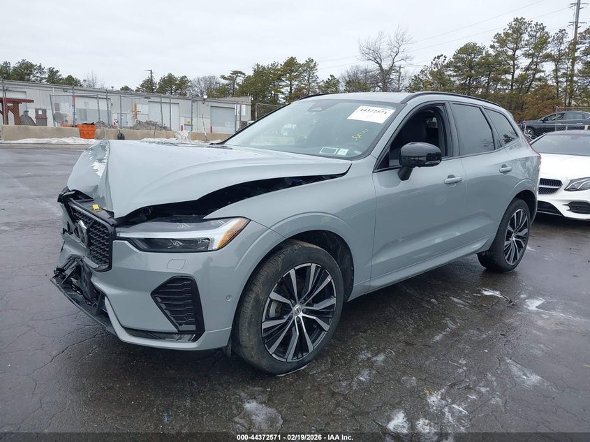 2024 Volvo Xc60 B5 Plus Dark Theme