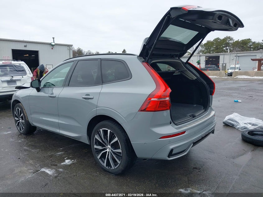 2024 Volvo Xc60 B5 Plus Dark Theme
