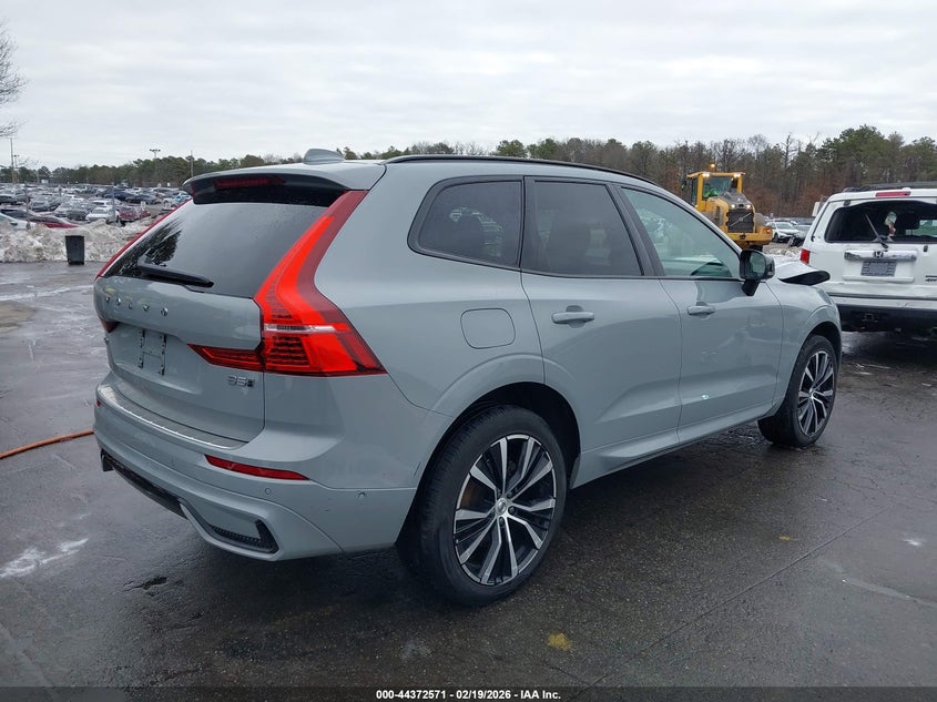2024 Volvo Xc60 B5 Plus Dark Theme