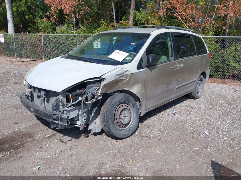 2004 Toyota Sienna Le