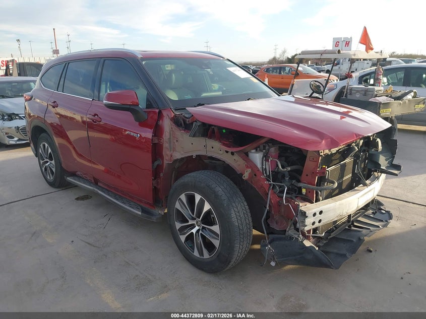 2021 Toyota Highlander Hybrid Xle