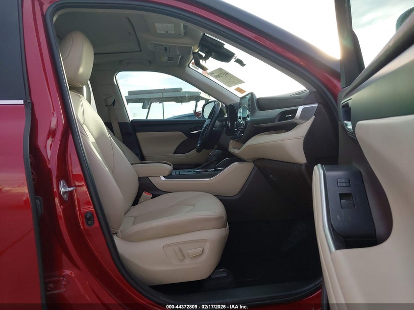 2021 Toyota Highlander Hybrid Xle