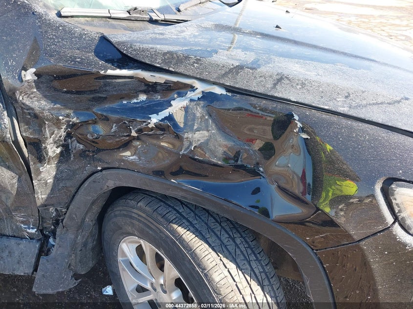 2019 Jeep Cherokee Latitude Fwd VIN: 1C4PJLCB4KD221512 Lot: 44372858