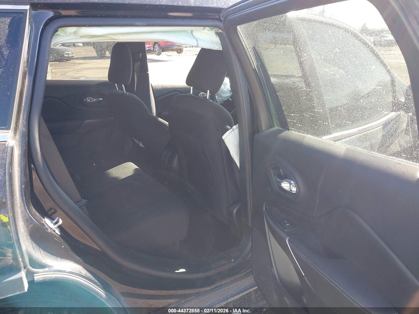 2019 Jeep Cherokee Latitude Fwd VIN: 1C4PJLCB4KD221512 Lot: 44372858