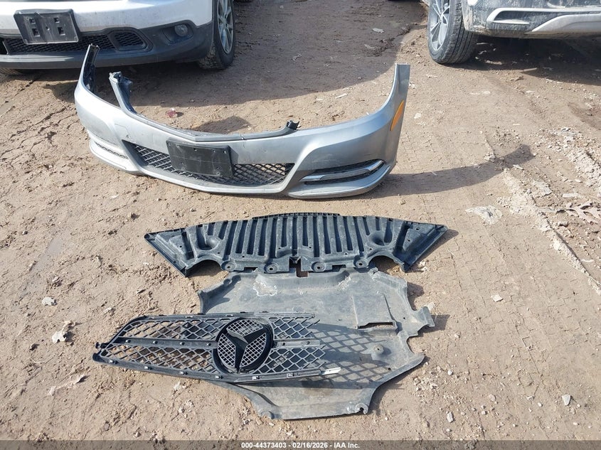 2012 Mercedes-Benz C 300 Luxury 4Matic VIN: WDDGF8BB9CA702543 Lot: 44373403