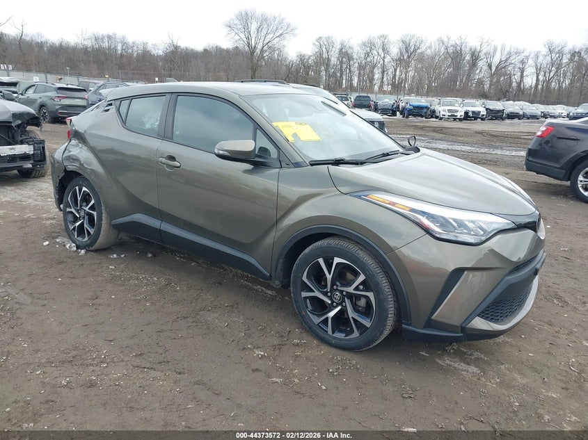 2021 TOYOTA C-HR XLE