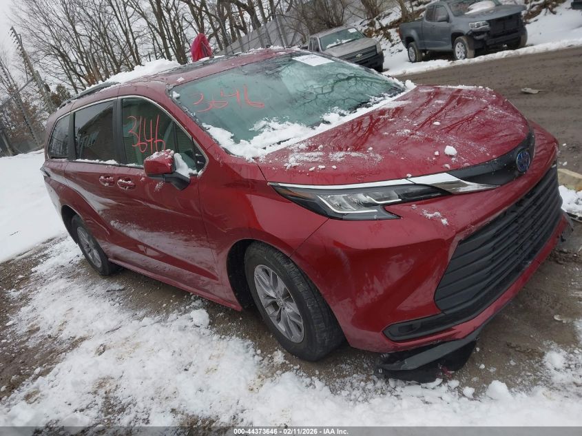 2022 Toyota Sienna Le