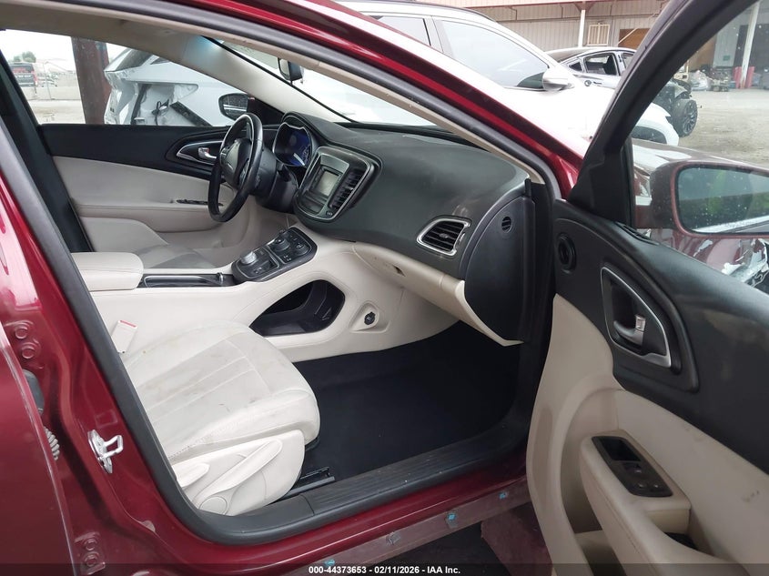 2016 Chrysler 200 Touring