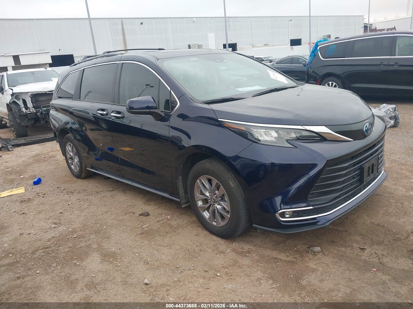 2024 Toyota Sienna Xle