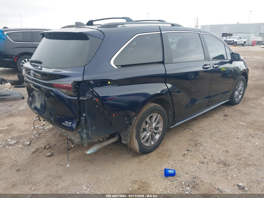 2024 Toyota Sienna Xle