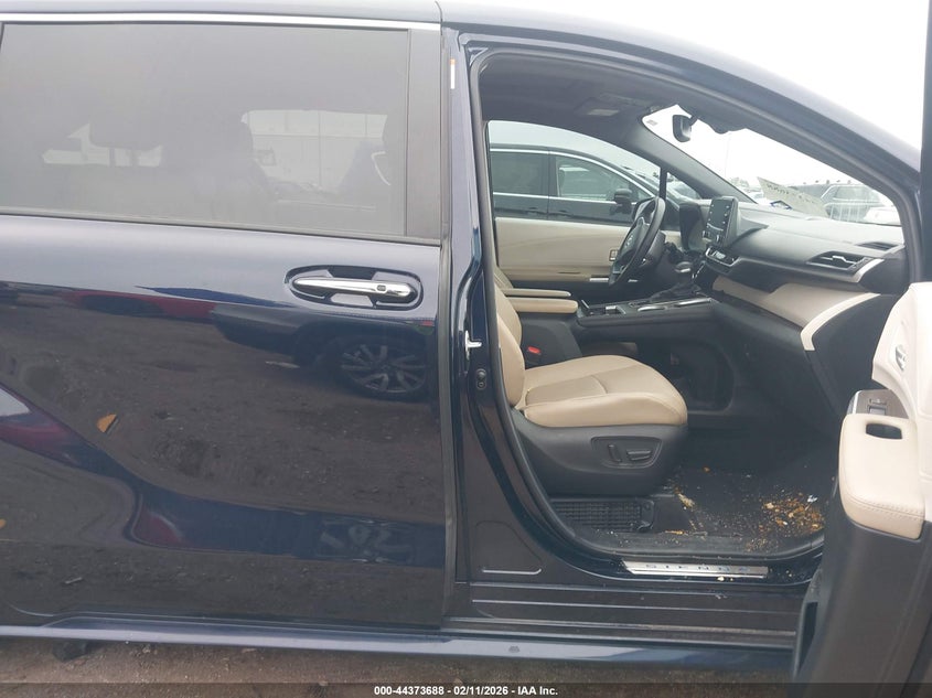 2024 Toyota Sienna Xle