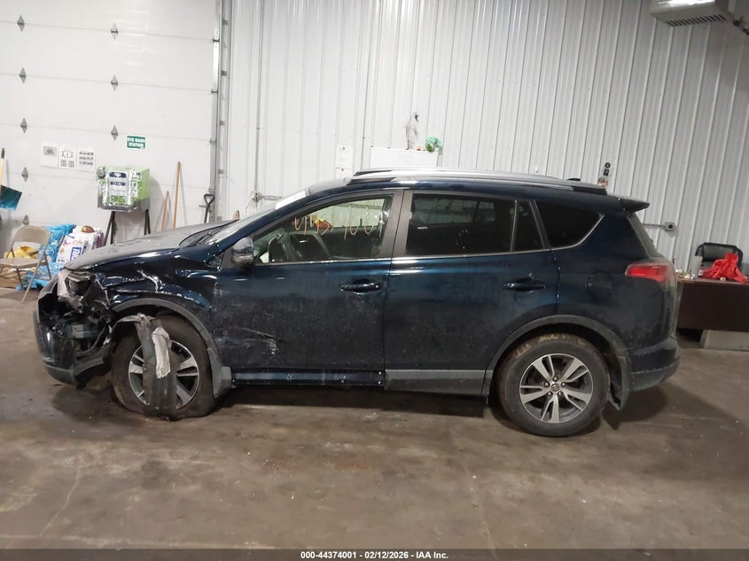 2017 Toyota Rav4 Xle VIN: JTMRFREVXHJ706137 Lot: 44374001