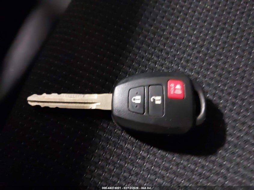 2017 Toyota Rav4 Xle VIN: JTMRFREVXHJ706137 Lot: 44374001