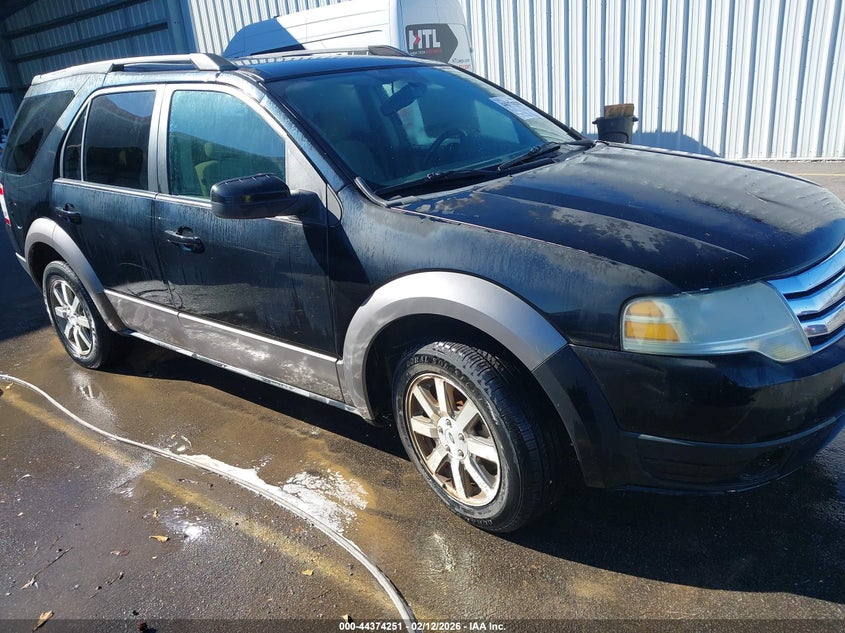 1FMDK02WX8GA45152 FORD TAURUS X Photo 1