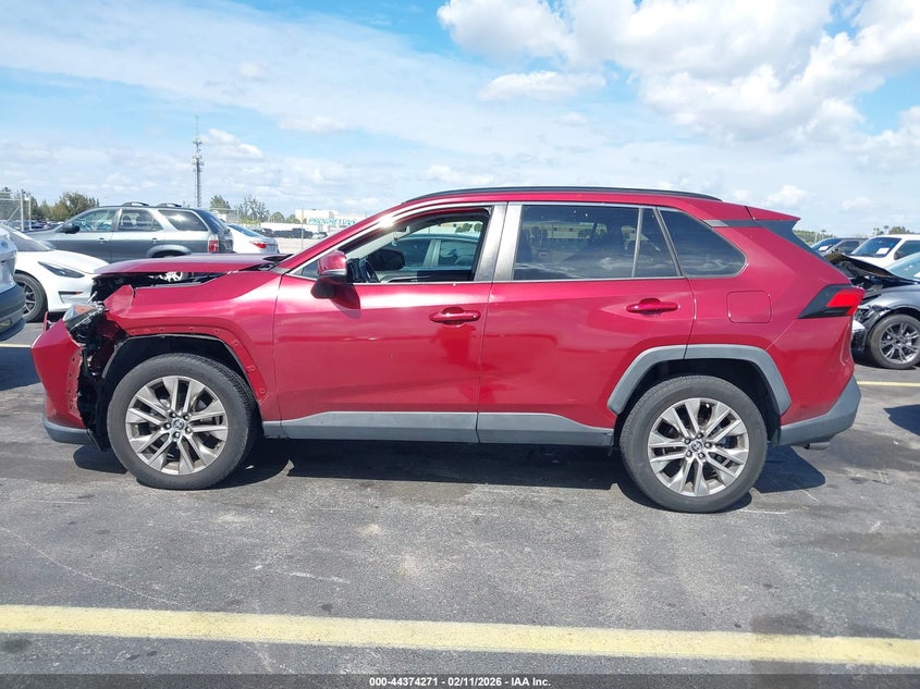 VIN 2T3C1RFVXKW048914 2019 TOYOTA RAV4 XLE PREMIUM