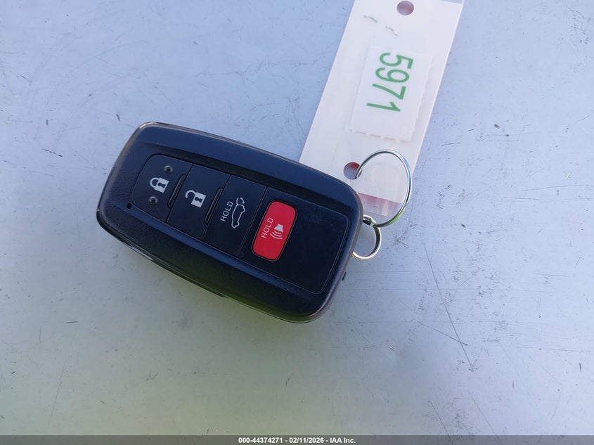 VIN 2T3C1RFVXKW048914 2019 TOYOTA RAV4 XLE PREMIUM