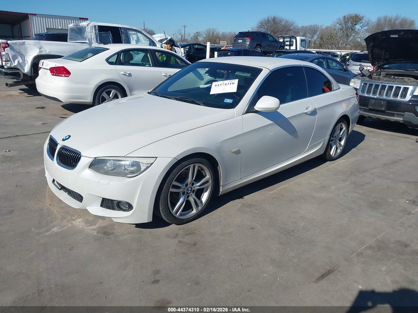 WBADW3C57CE821402 2012 BMW 3er 3.0 328I white