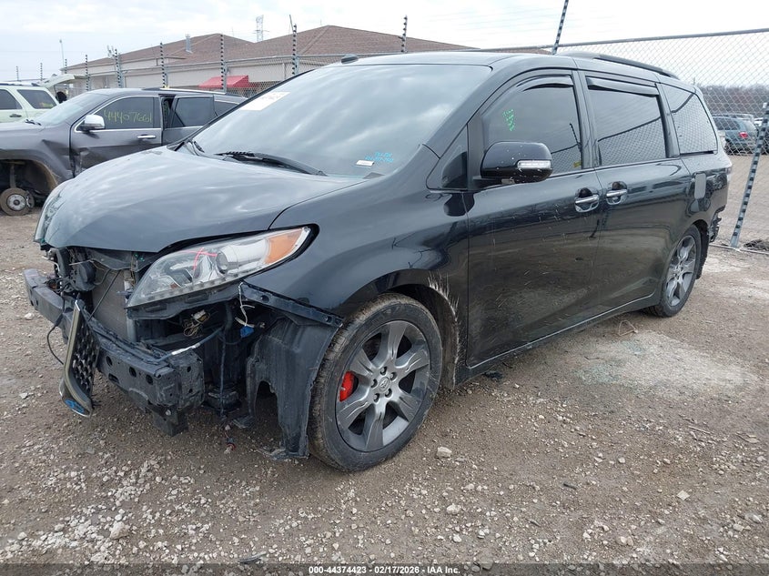 2015 Toyota Sienna Se Premium 8 Passenger
