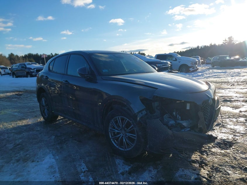 2023 Alfa Romeo Stelvio Sprint Awd